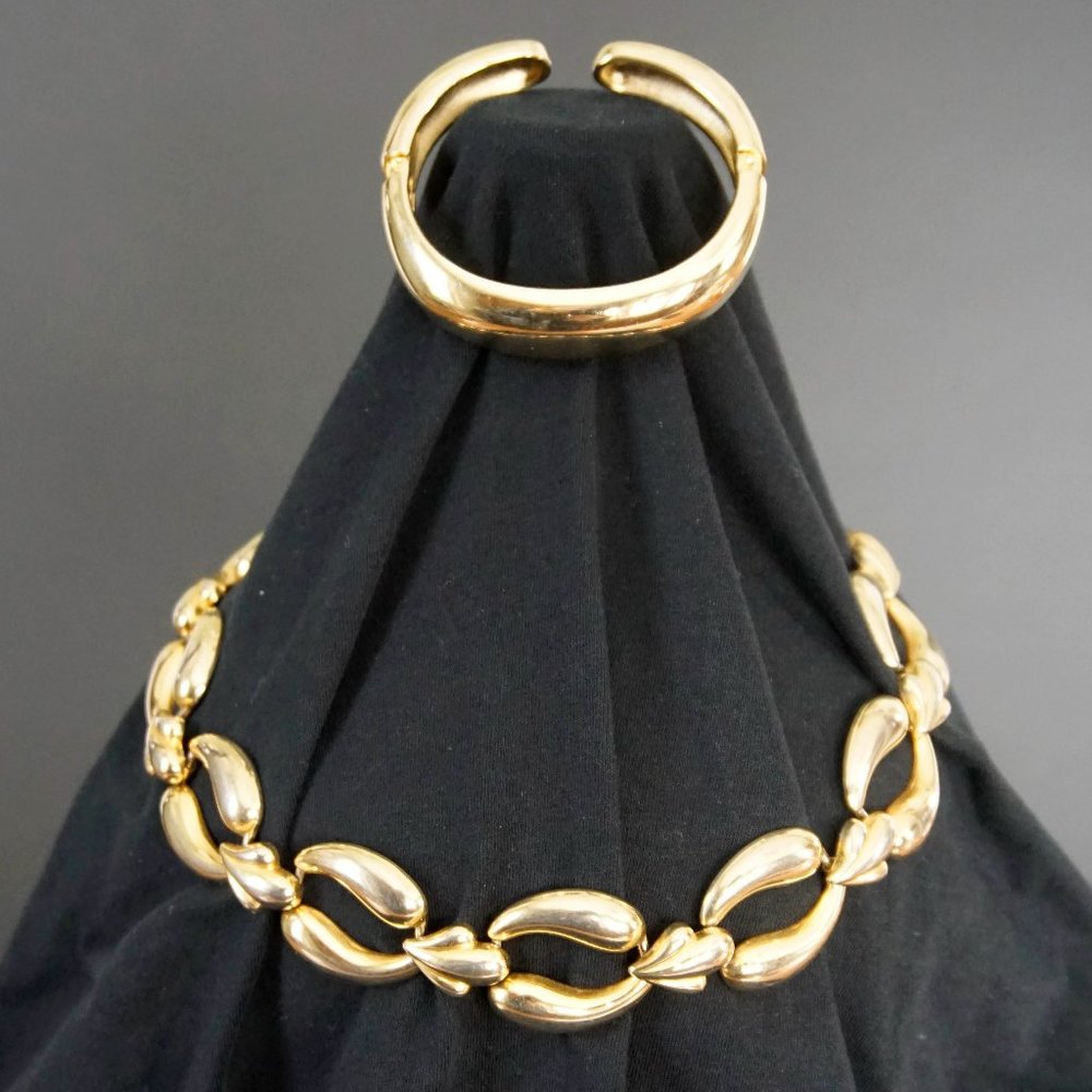 2pc Vintage 18" Gold Toned Necklace & Bracelet